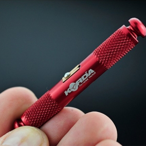 Zvliekač stužených šnúrok Korda Strippa Tool